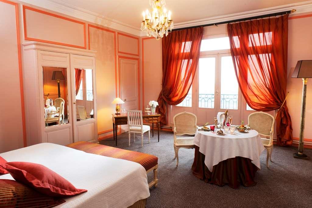 Pavillon Henri IV Hotel Restaurant Gastronomique Terrasse Saint-Germain-en-Laye Pokoj fotografie